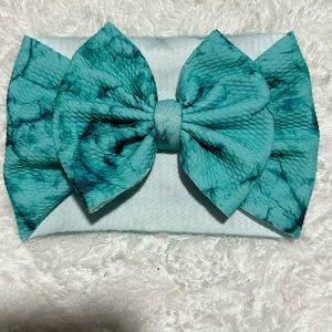 Turquoise, tie-dye bow